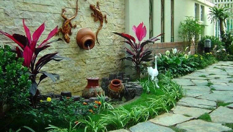 Trồng cây xanh trong vườn phù hợp phong thủy