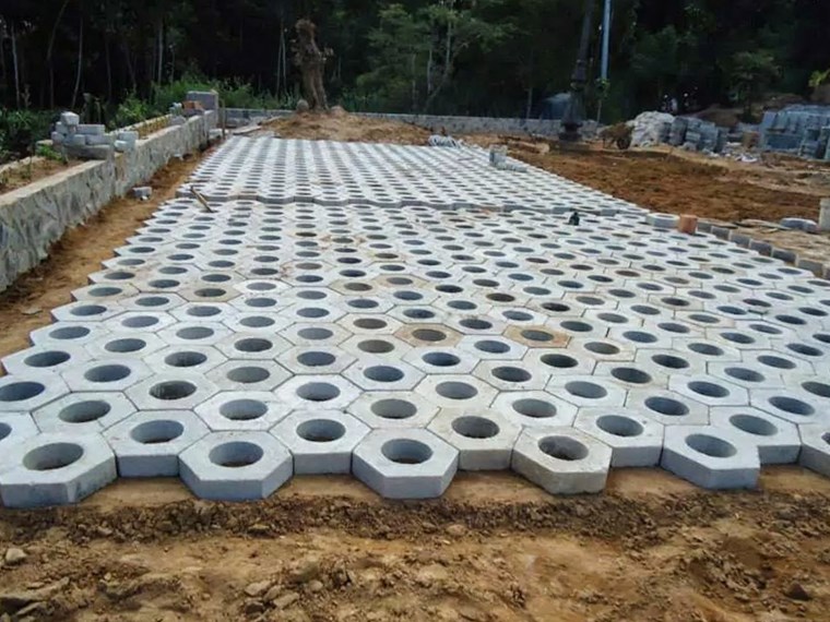 Ưu điểm và quy trình thực hiện bê tông trồng cỏ