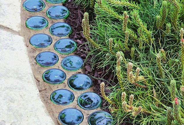 Ý Tưởng Tạo Đường Viền Cảnh Quan Bằng Các Vật Liệu Tái Chế