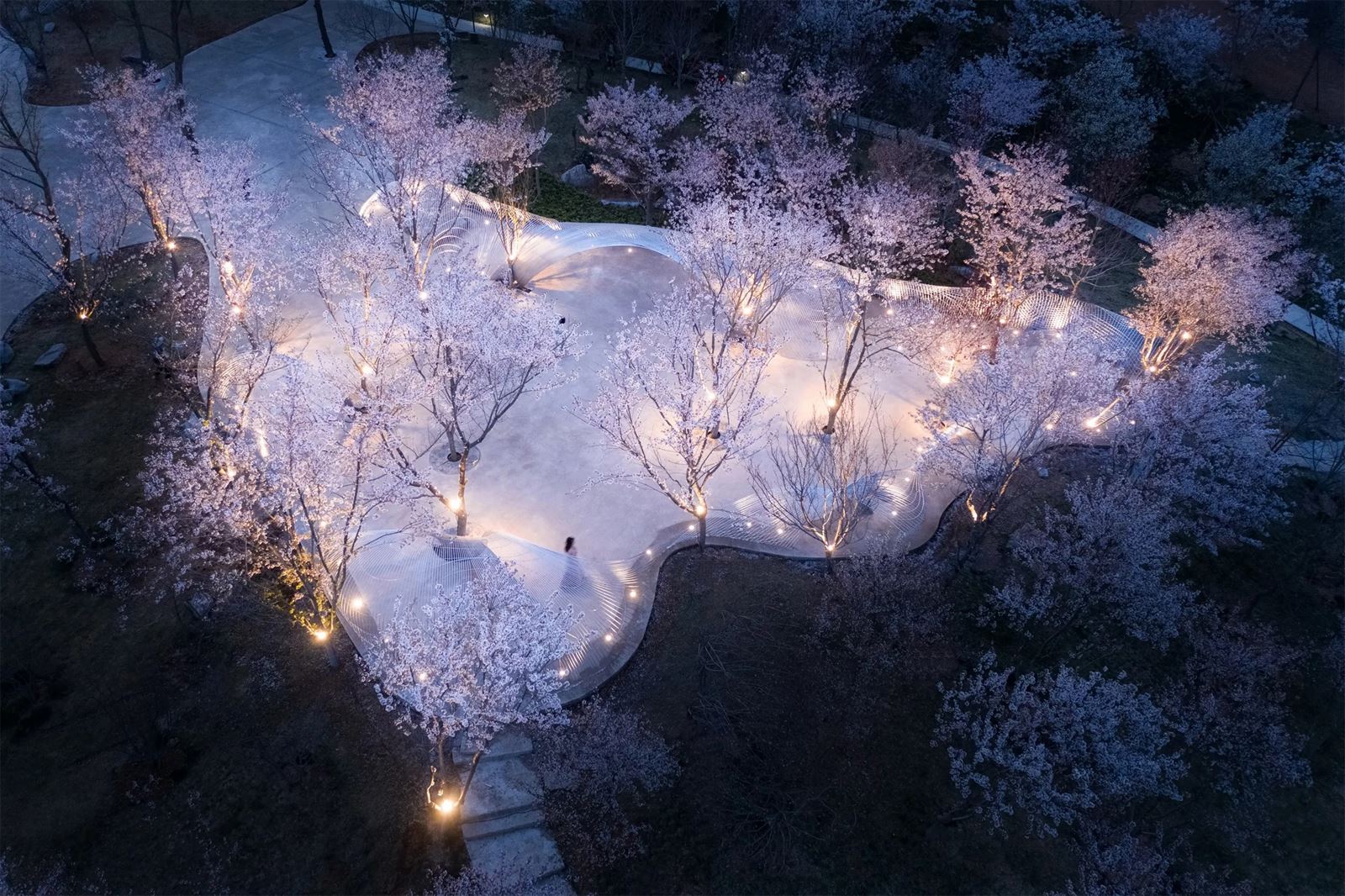 Kịch trường vô biên giới vịnh Bạch Lộ / Guanzhu Landscape