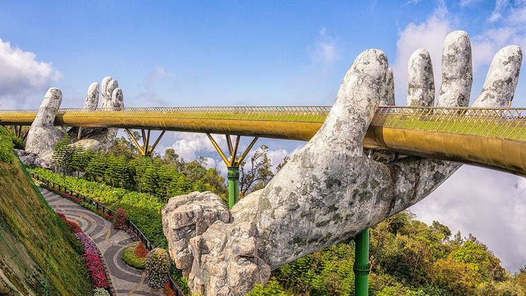 TALA — văn phòng cảnh quan Việt đứng sau Cầu Vàng Bà Nà Hills