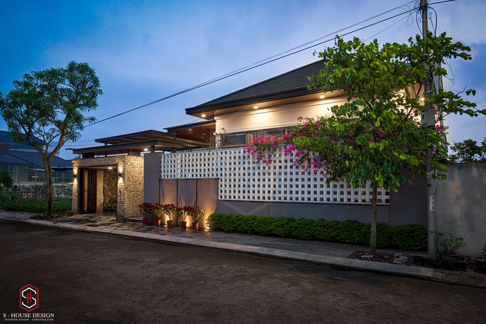 Biệt Thự Mái Nhật Tựa Resort Nghỉ Dưỡng Báo Hiếu Bố Mẹ

Biệt thự mái nhật nghỉ dưỡng sau khi hoàn thành, không chỉ gia chủ mà S-House chúng tôi đều cảm thấy mãn nguyện với kết quả của sự đầu tư và tìn...