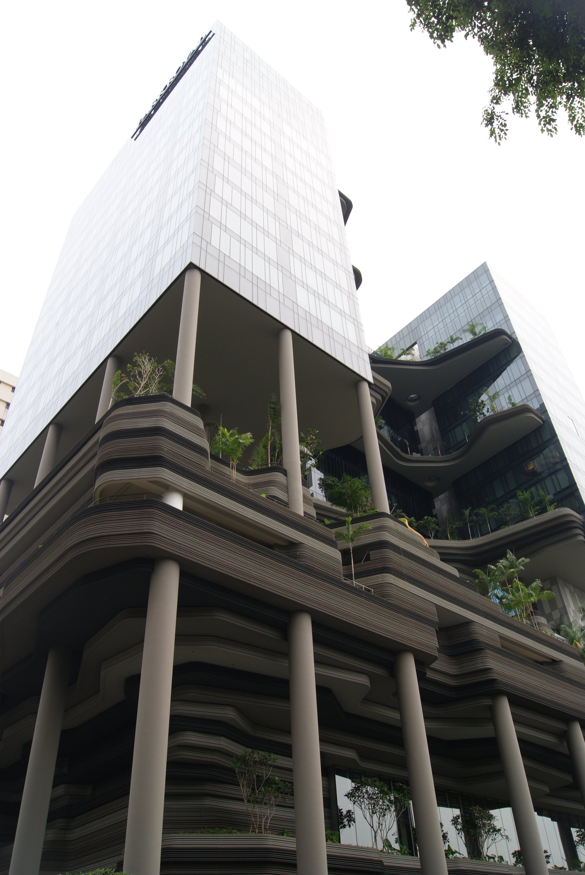 One Central Park, Sydney — mặt đứng cây leo