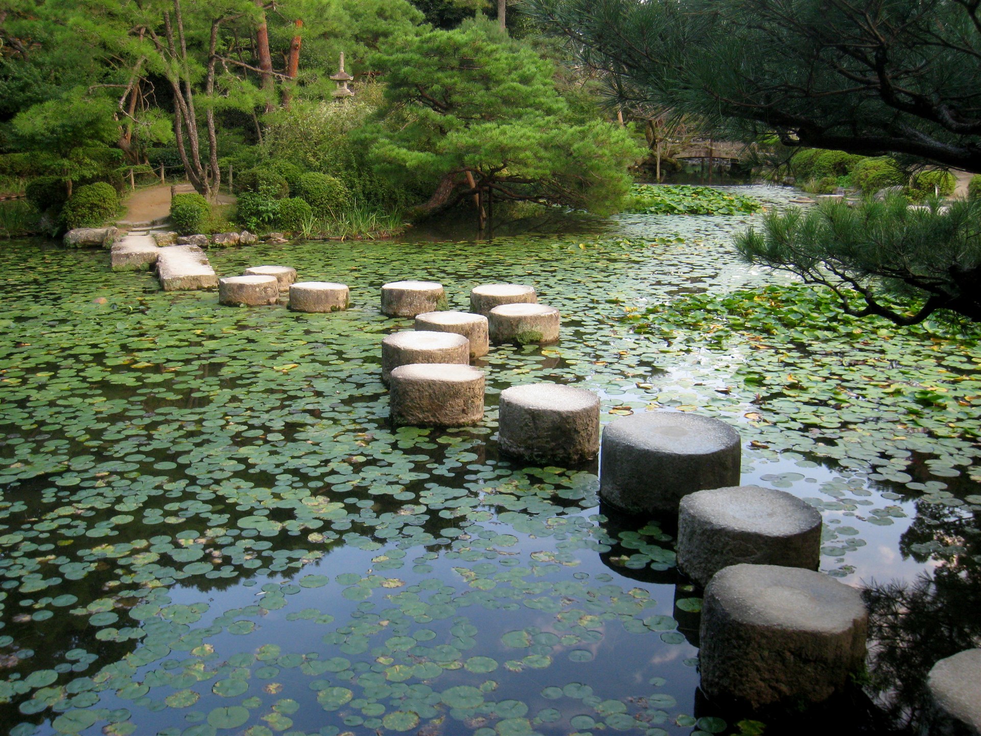 Thời Heian: hồ Osawa (Kyoto) và các khu vườn cung đình đầu tiên, dựng theo lối Trung Hoa (hình 4 trong 4)