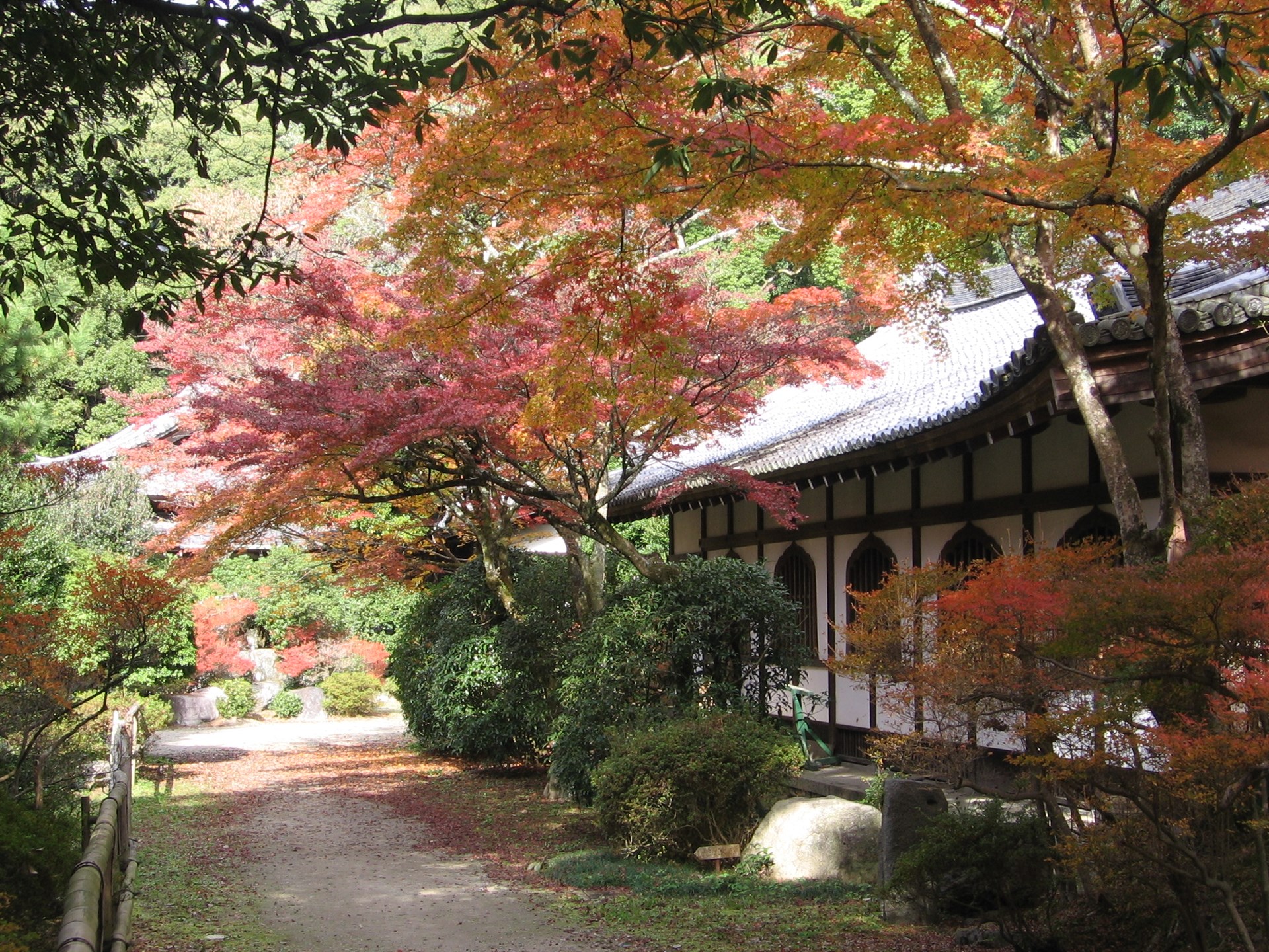 Tenryū-ji, lâu đài Tokushima (1592), Daigo-ji (1598) — đá và nước làm chủ đạo (hình 3 trong 4)