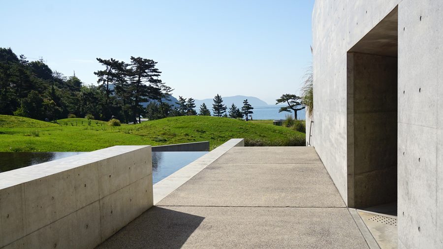 Tadao Ando: kiến trúc sư tự học, ánh sáng và bê tông trần