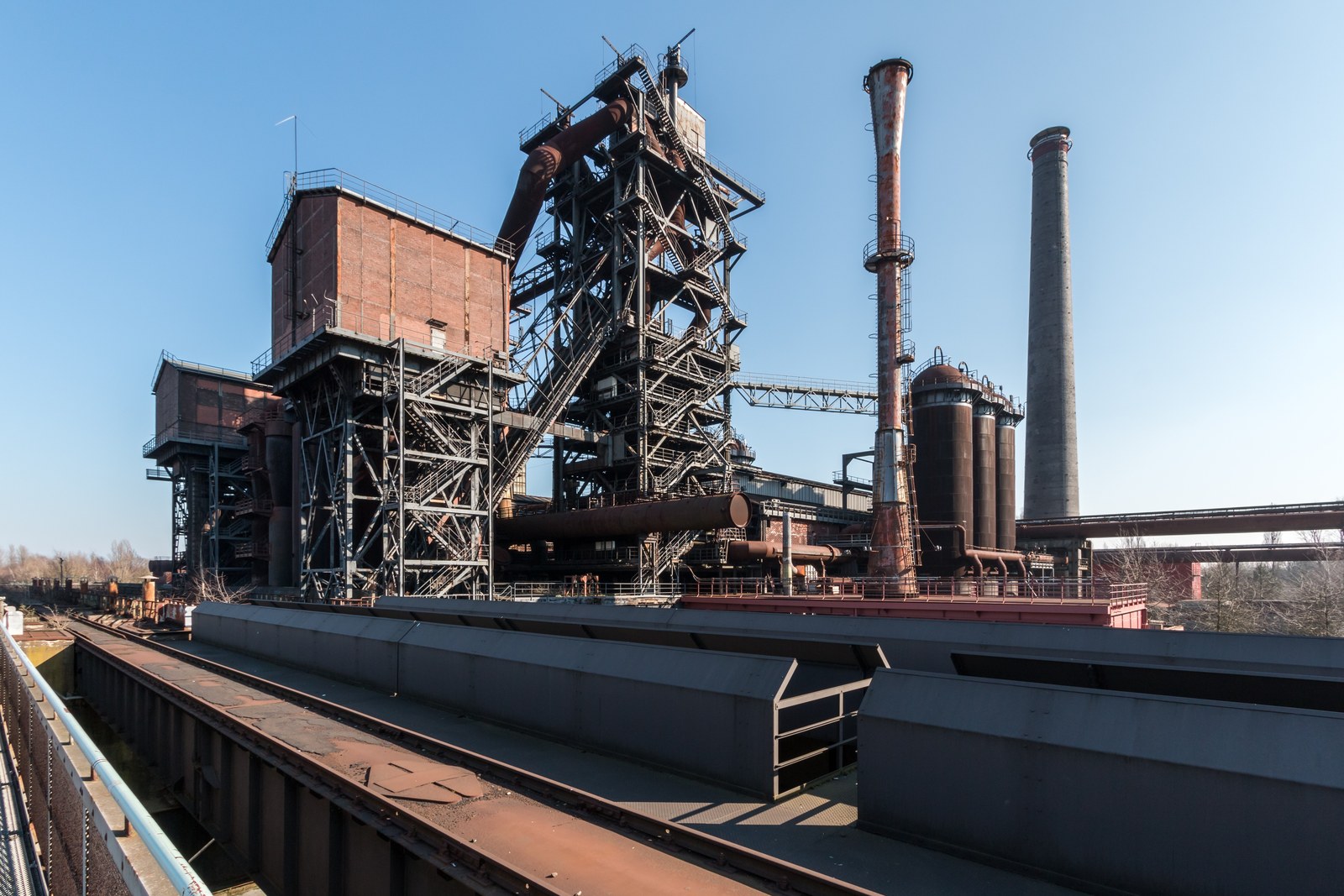 Lò cao Hochofen 2 và hệ cầu thép ở Landschaftspark Duisburg-Nord