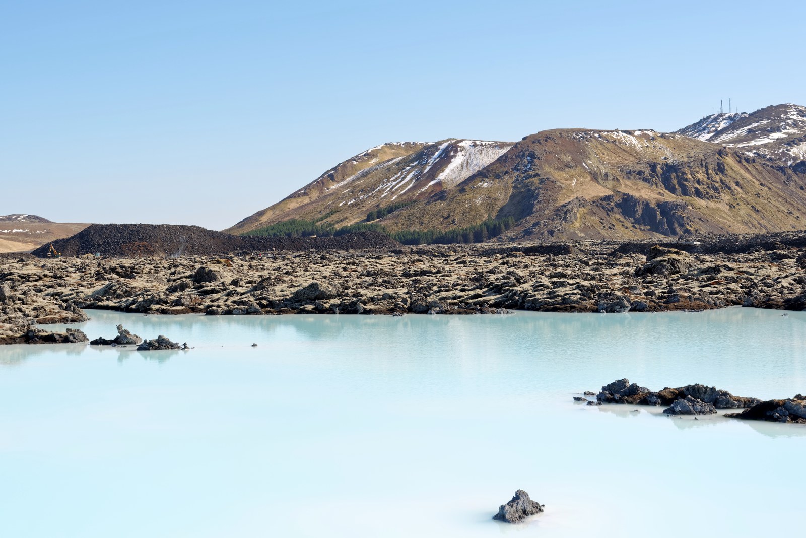 Blue Lagoon — Toàn cảnh hồ xanh sữa dưới chân núi Þorbjörn