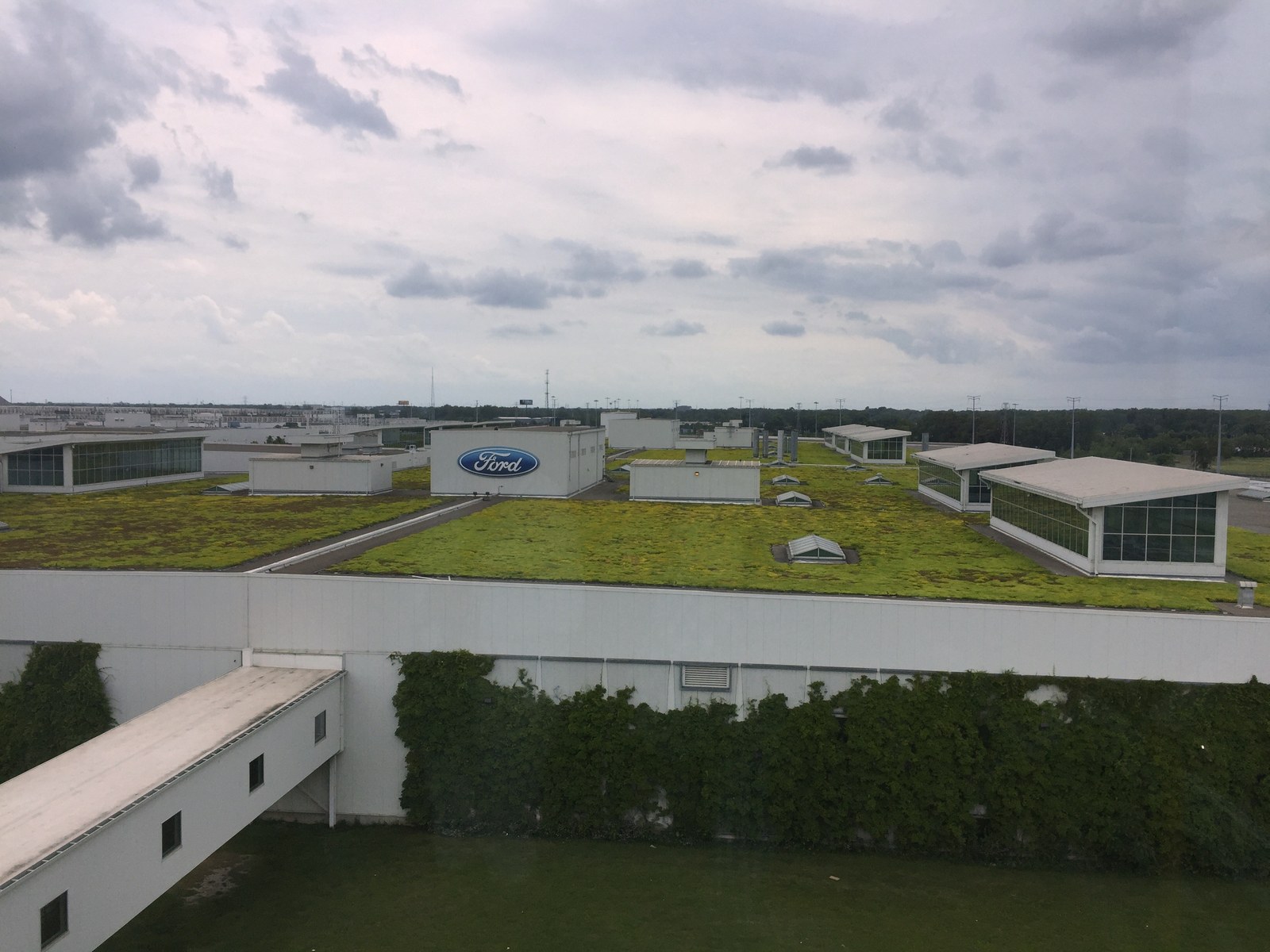 Vườn mái — Thảm cây phủ mái xưởng Ford ở Dearborn