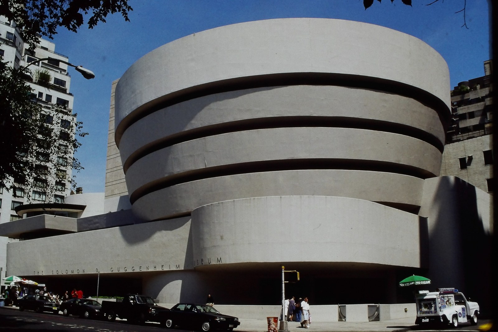Hàm Cá Mập và 10 công trình từng bị đòi  — Bảo tàng Guggenheim New York của Frank Lloyd Wright