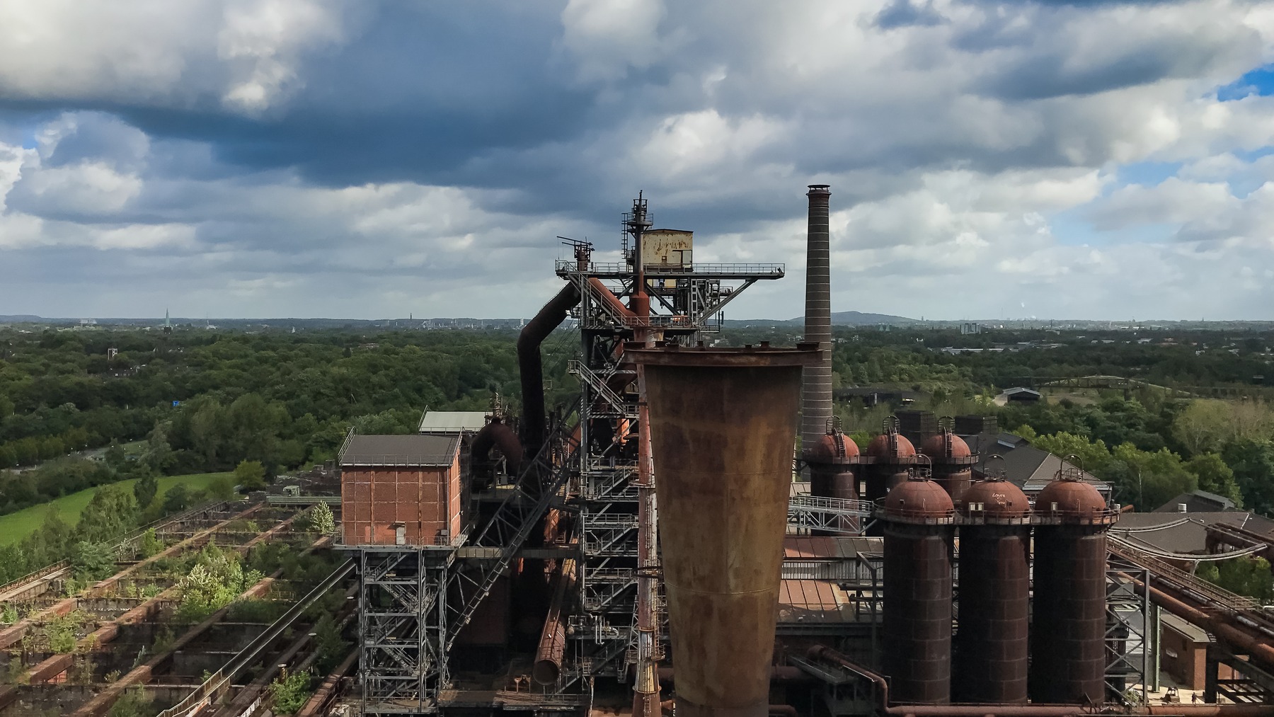 LANDSCHAFTSPARK — Từ nhà máy gang thép bỏ hoang thành công viên đón 1 triệu khách một năm