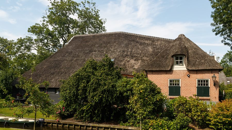Giethoorn: làng THAN BÙN không đường xe, và cái giá của 200.000 khách mỗi năm