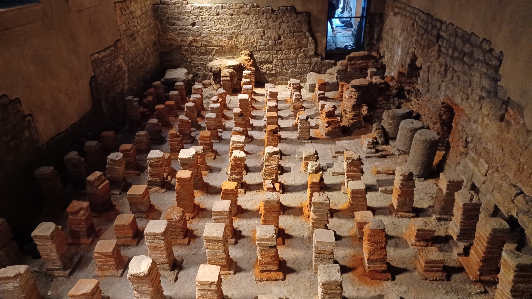 CALDARIUM — nhà tắm công cộng đi từ mặt bằng đến mặt cắt như thế nào!
