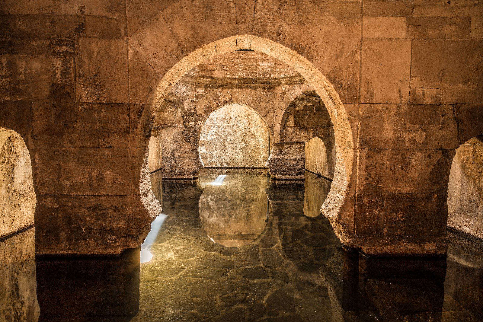 Ảnh minh hoạ — Nhà tắm Ả Rập (Arab Baths) ở Alhama de