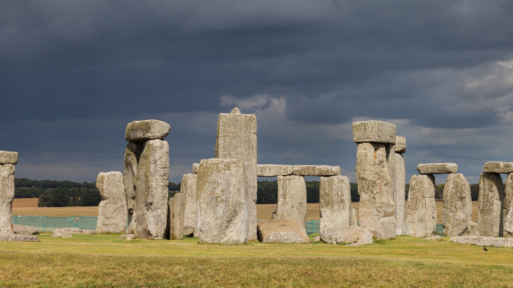 Từ Stonehenge tới sân trong La Mã: ba cách người xưa đặt trục một khu vườn